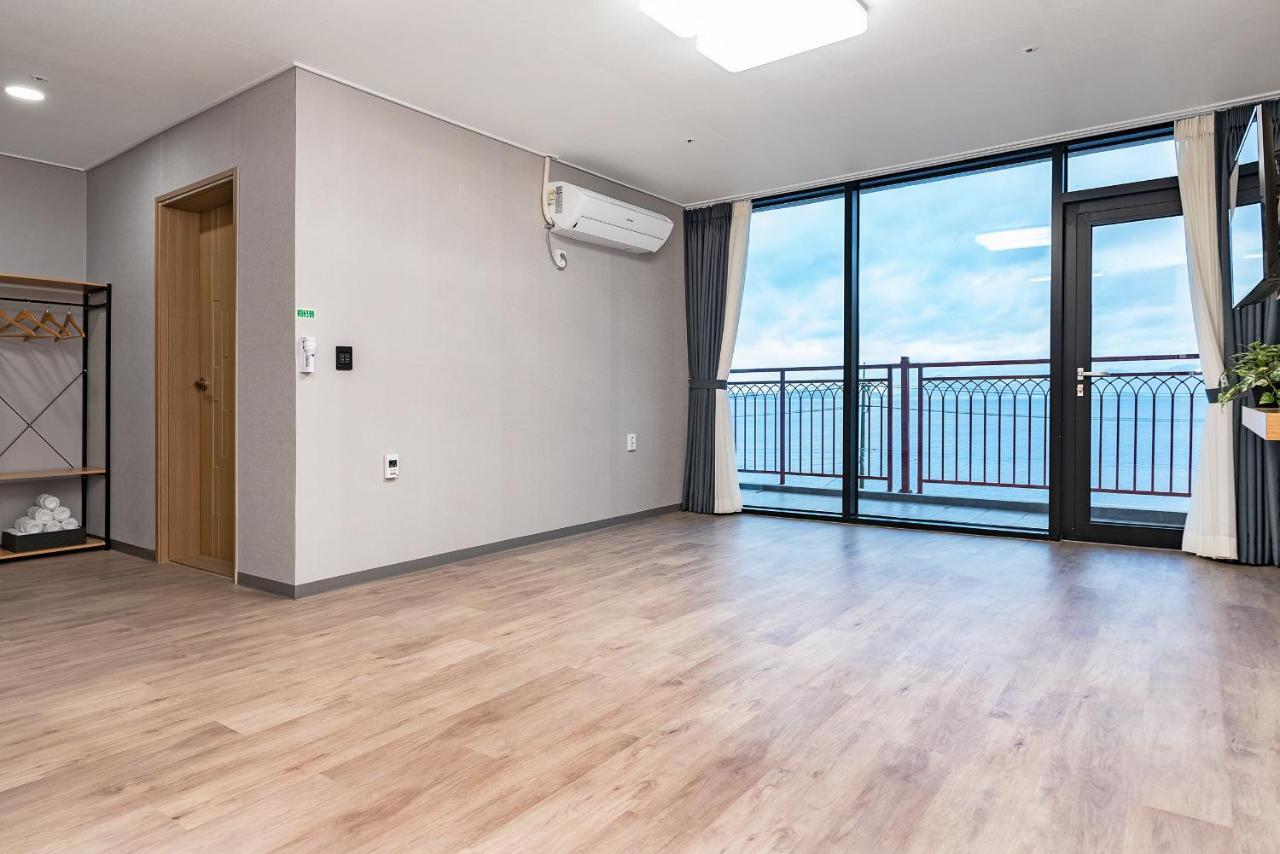 Gold Beach Resort Yeosu Εξωτερικό φωτογραφία